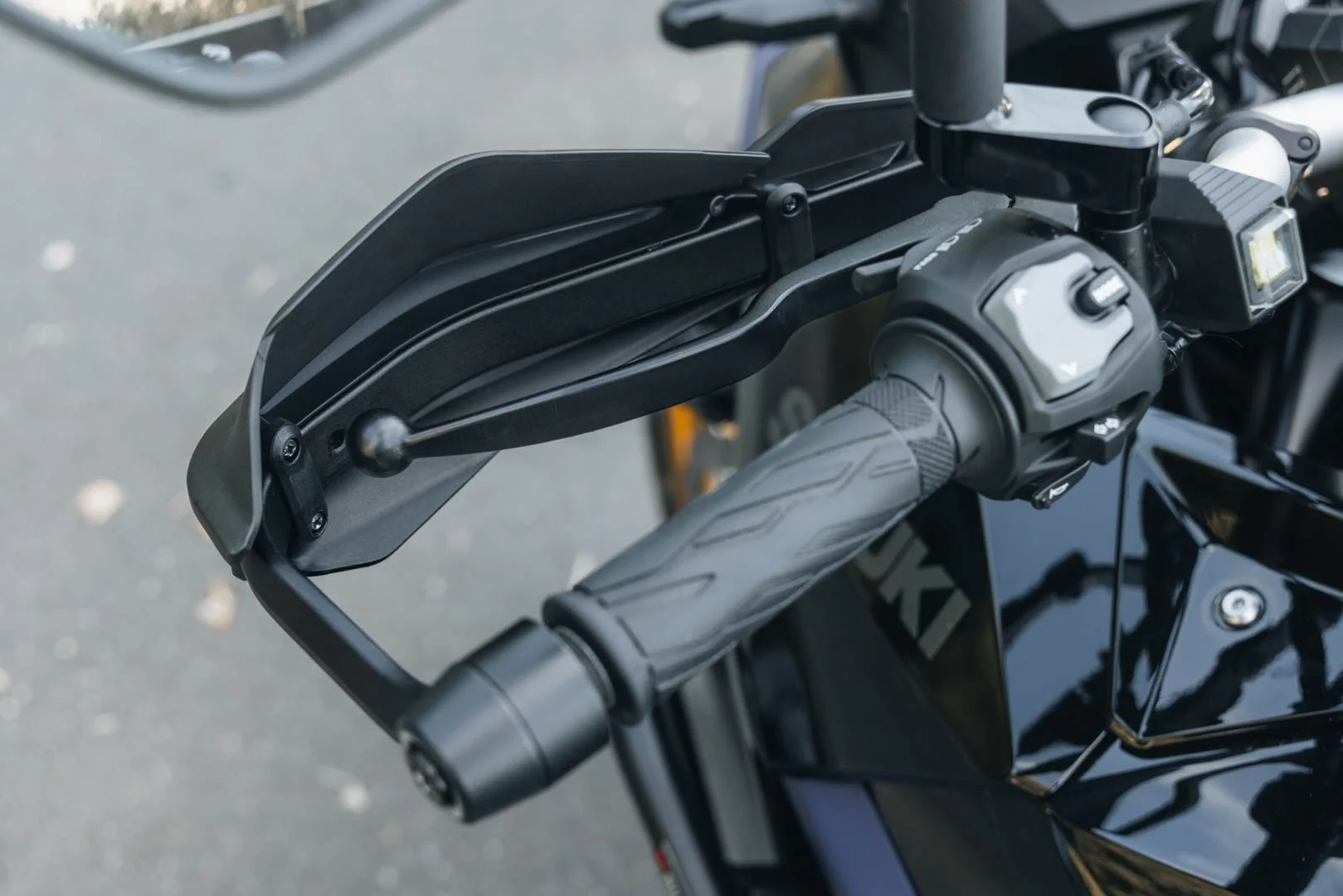 Adventure handguard kit Black. Moto Guzzi V85 TT (19-) / Travel (19-). - Image 4