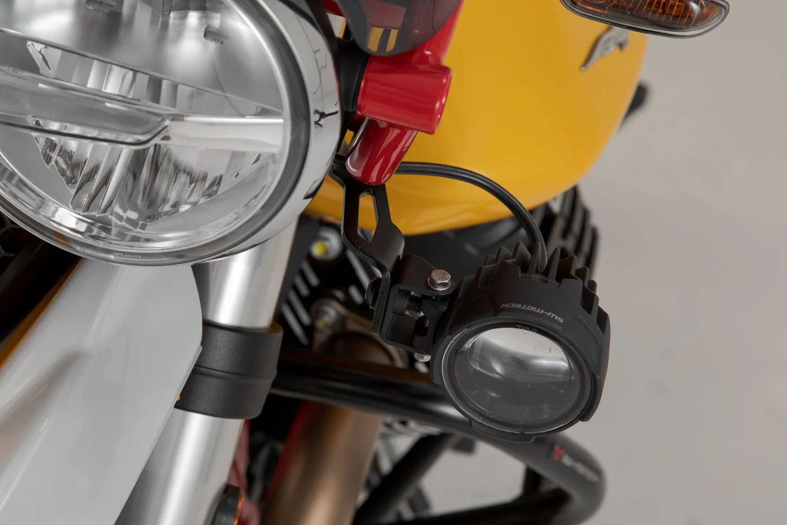 EVO Fog Light Kit Moto Guzzi V85 TT (19-) Black - Image 4