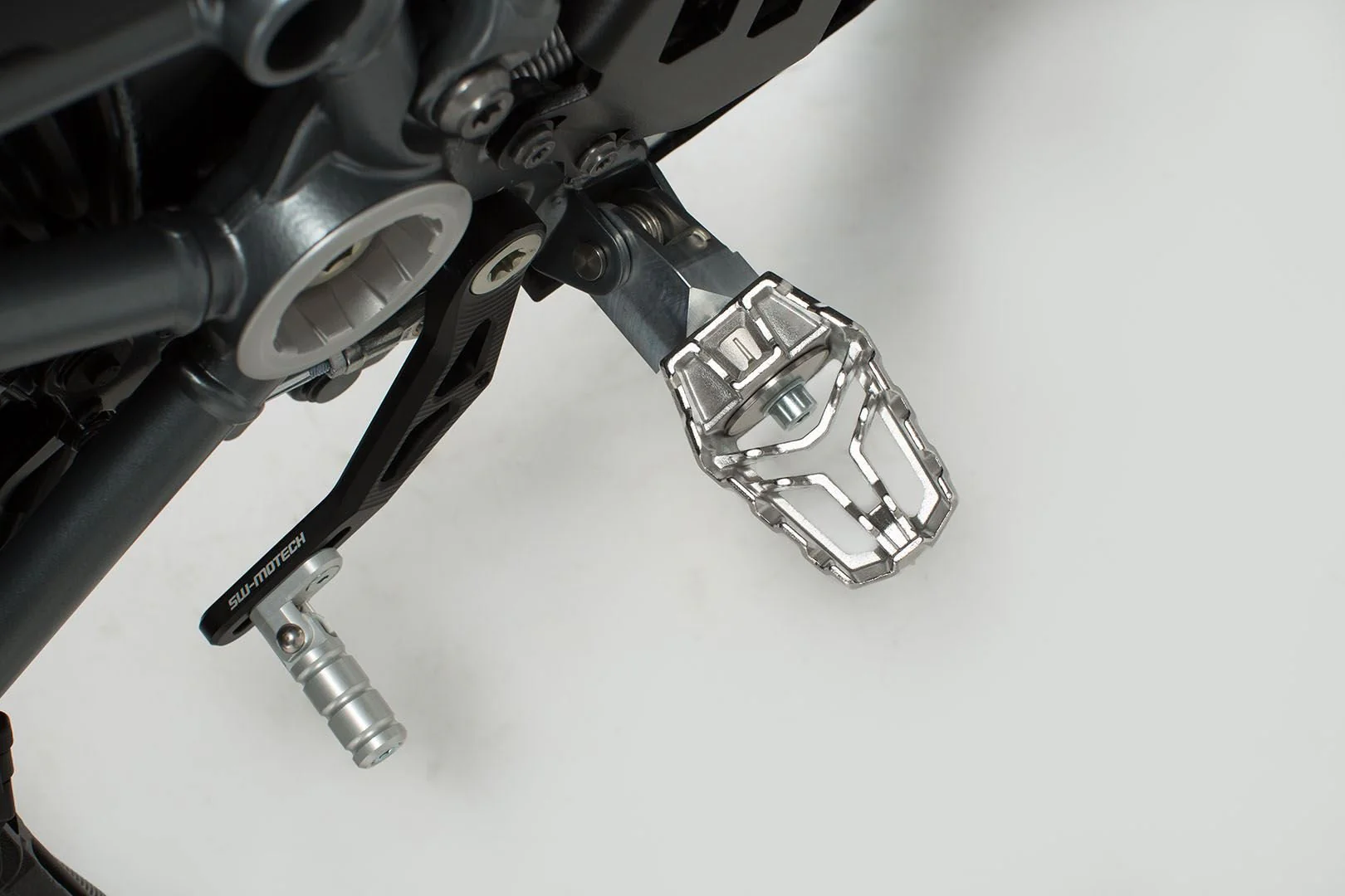 EVO footrest kit Aprilia, BMW, Suzuki models - Image 5