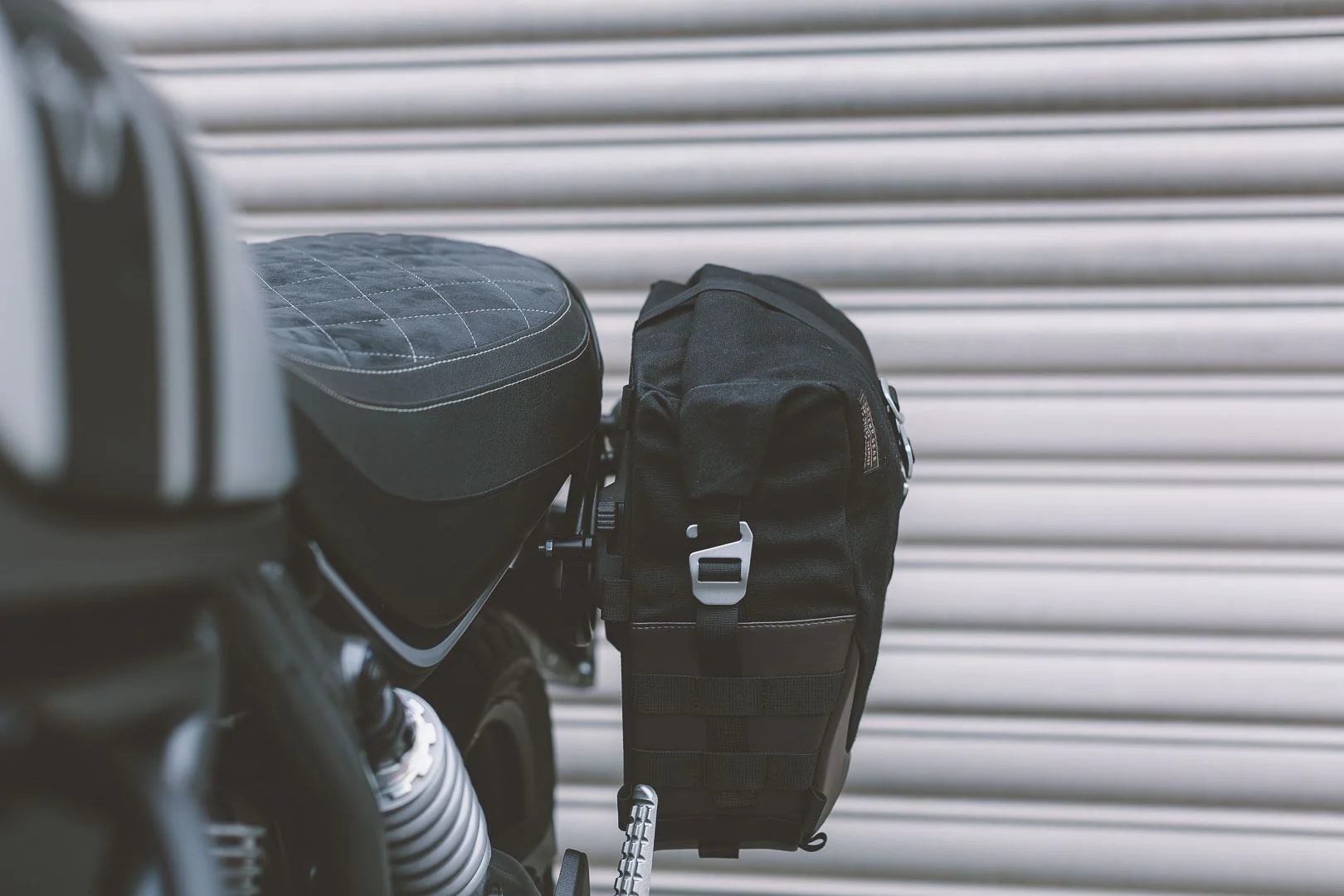 Legend Gear Side Bag LC1 - 9.8 litre For SLC Side Carrier right Black Edition - Image 4