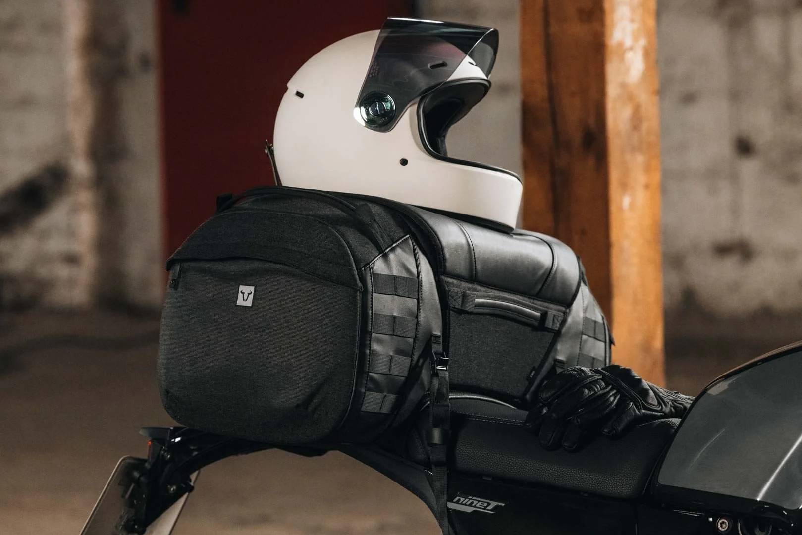 Legend Gear tail bag LR5 Black. 52 l. - Image 2
