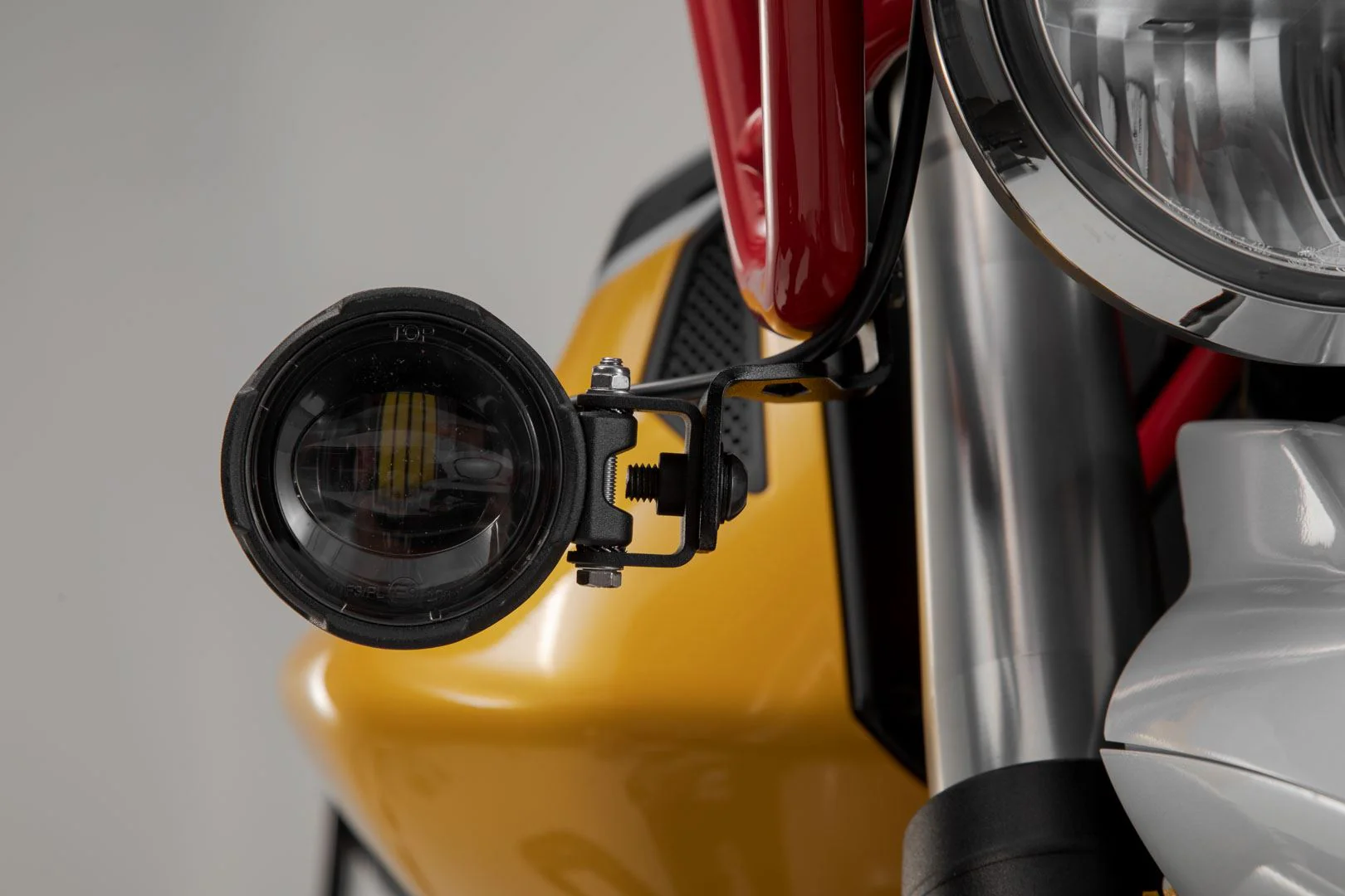 Light Mounts Moto Guzzi V85 TT (19-) Black - Image 2