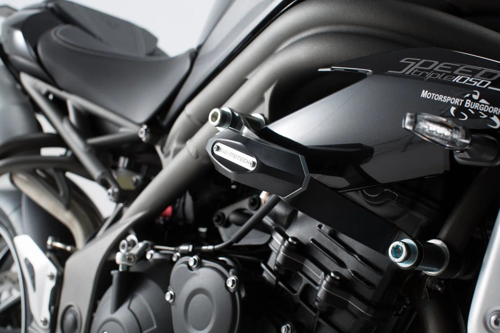Slider Set For Frame Black Triumph Speed Triple 1050 (10-) - Image 2