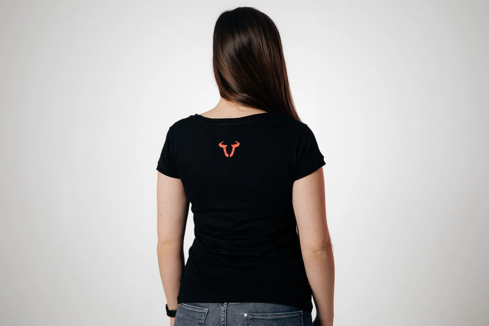 T-Shirt Core Line. Black. Women. Size XL. - Image 2