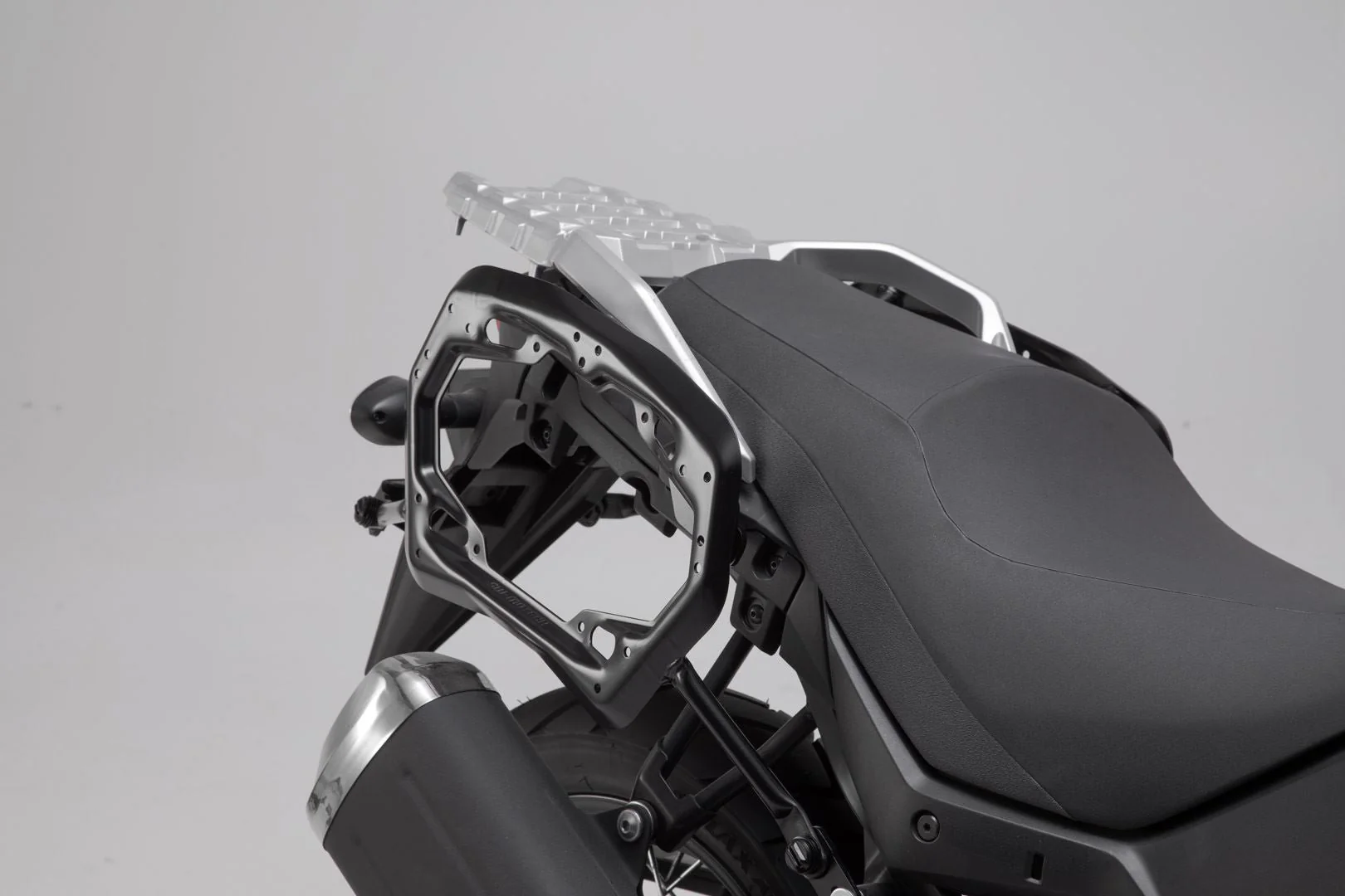 TRAX ADV Aluminium Case System Schwarz 45/45 litre Suzuki DL 650 (17-) - Image 2