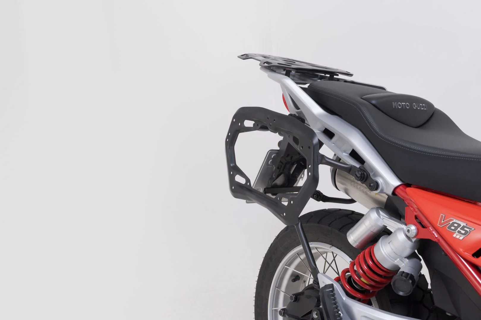 TRAX ADV aluminium case system Silver. 37/45 l. Moto Guzzi V85 TT / Strada (24-). - Image 3