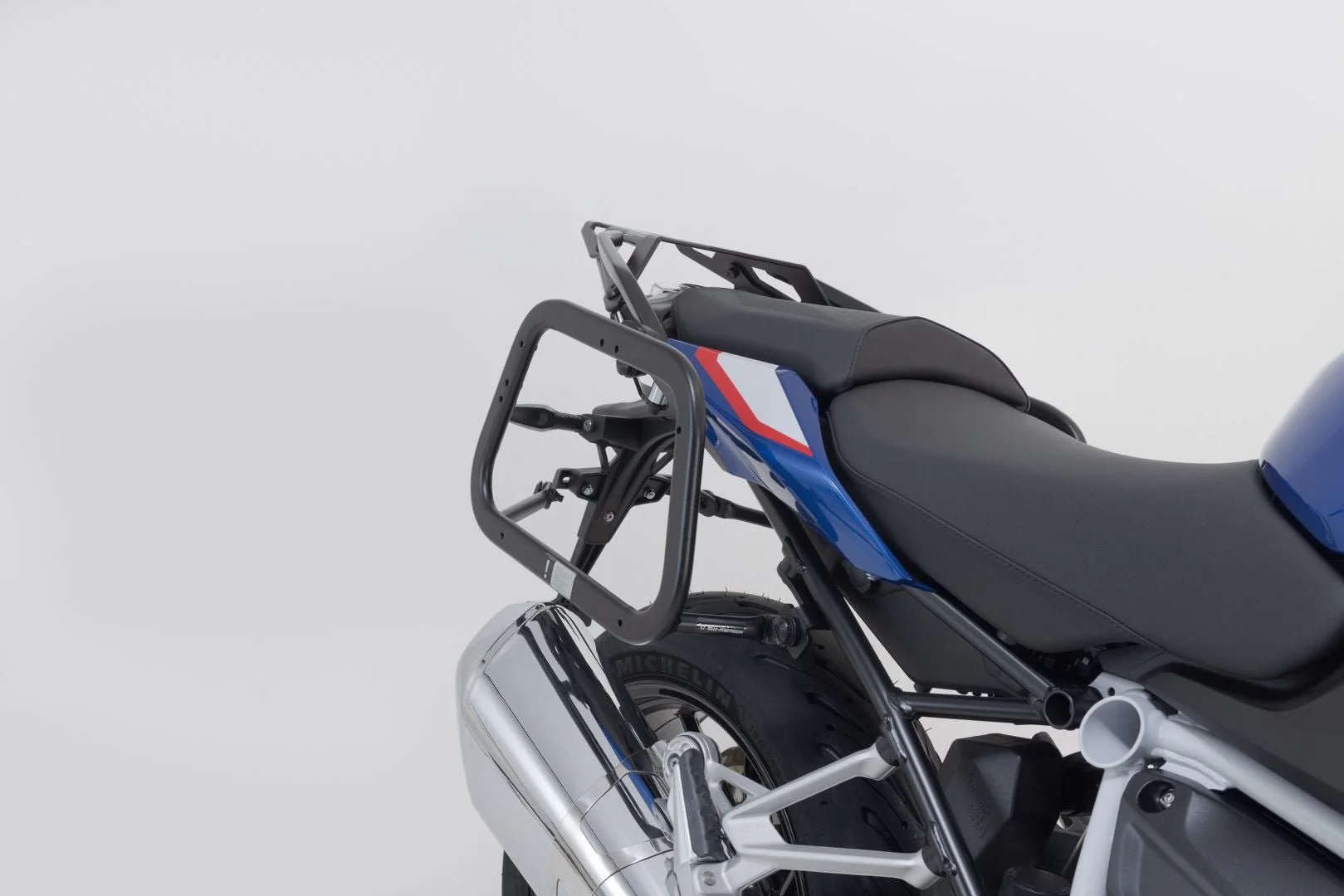 TRAX ADV Aluminium Case System 45/45 litre BMW R 1200 R/RS, R 1250 R/RS Silver - Image 3