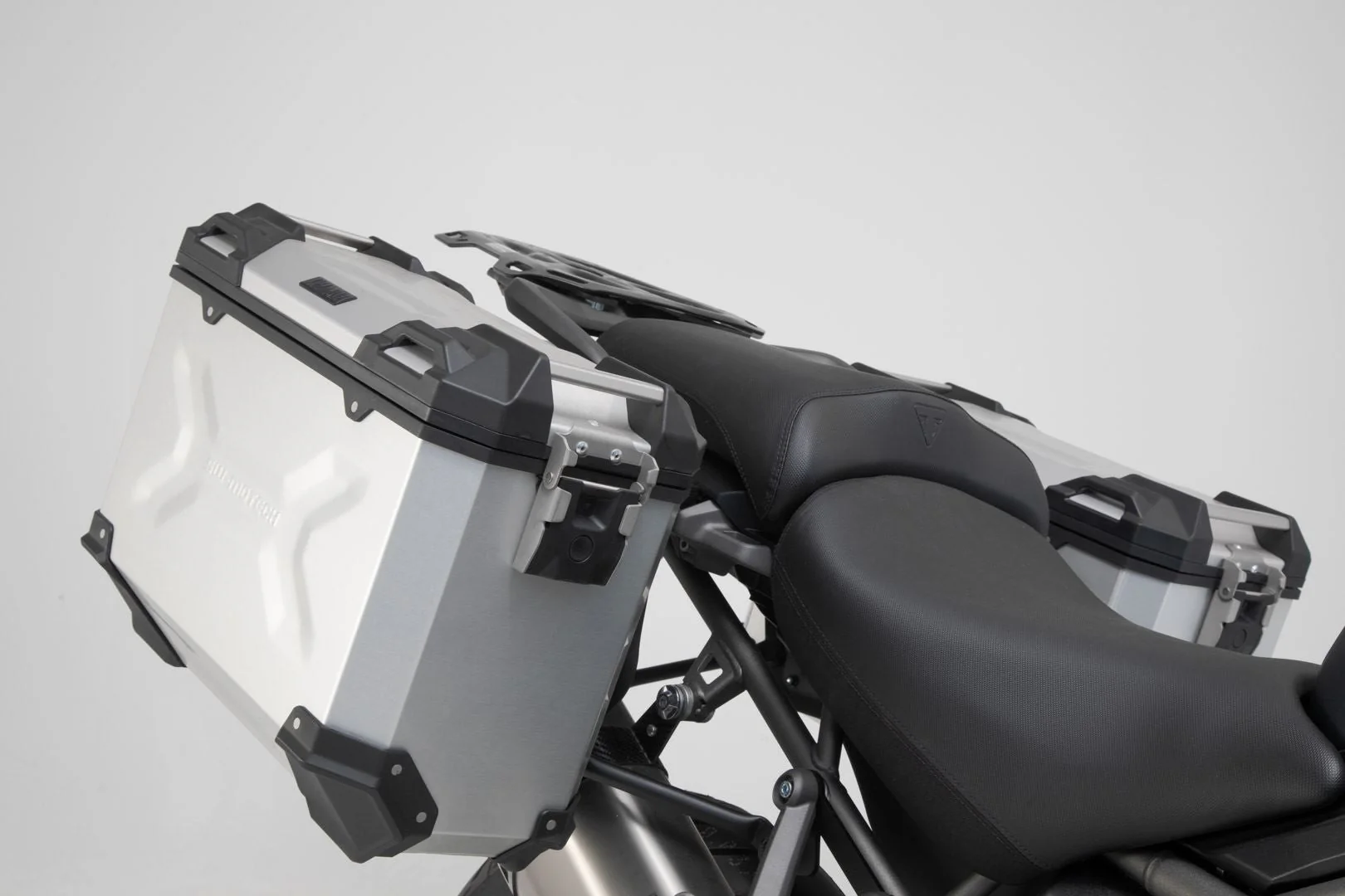 TRAX ADV Aluminium Case System 45/45 litre Triumph Tiger1200/Explor (11-) Silver - Image 2