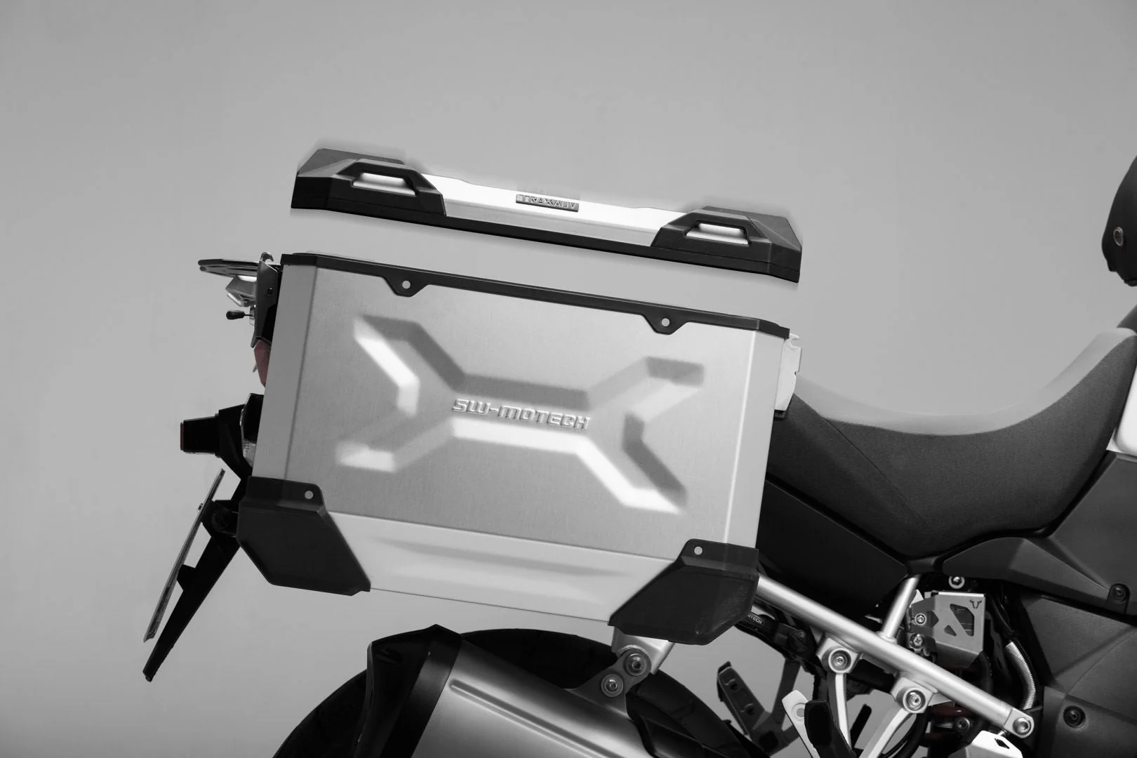 TRAX ADV L Side Case Aluminum 45 litre Right Silver - Image 2