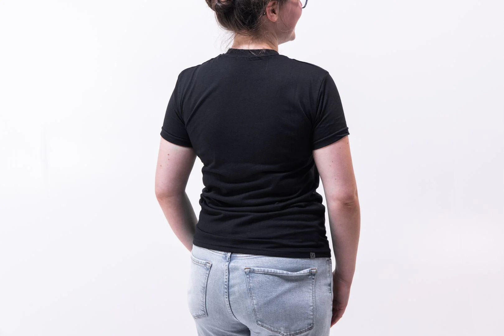 Womens T-shirt  Black Edition Street Line. Black. Womens. Size L. - Image 2